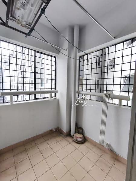 Kondominium untuk Disewa di D'aman Crimson - SW Ling - Balcony - PropertyGuru.com.my