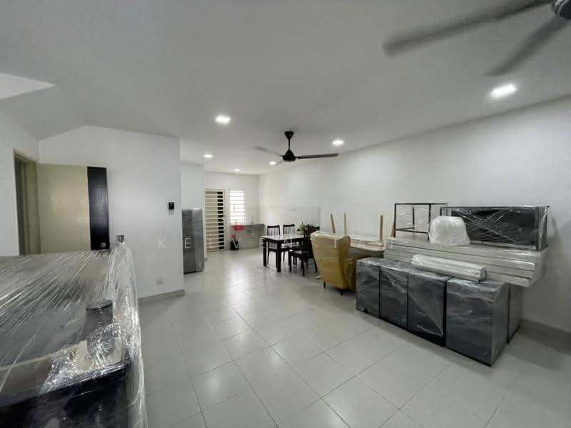 Terraced House for Sale in Aman Putri (Sungai Buloh) - Kelven Tan - Living Room - PropertyGuru.com.my