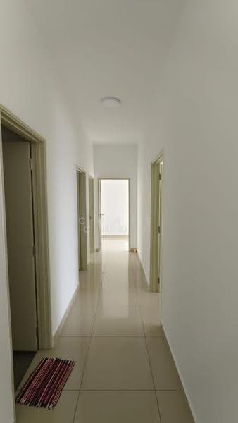 Kondominium untuk Disewa di Topaz Residence - Chris Choo - Corridor - PropertyGuru.com.my