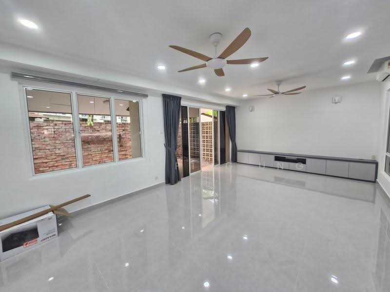 Rumah Teres untuk Dijual di Adiva (Batu) - Chien Ping Ung - Living Room - PropertyGuru.com.my