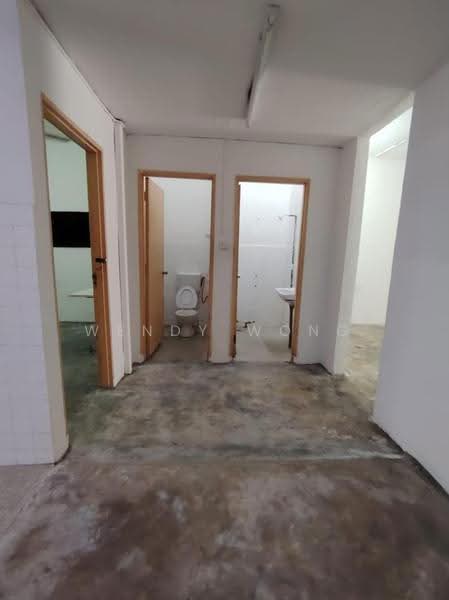 1-storey Terraced House for Sale in Taman Johor Jaya (Johor Bahru) - Wendy Wong - Bathroom - PropertyGuru.com.my