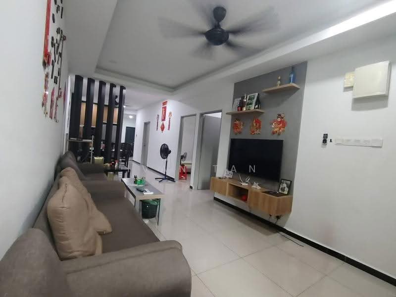 Rumah Teres 1-Tingkat untuk Dijual di Taman Seri Timah (Seri Kembangan) - Ivan Tan - Living Room - PropertyGuru.com.my