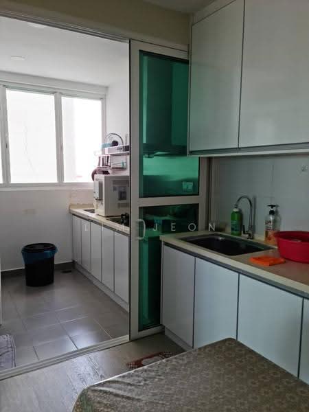 Service Residence for Rent at Impiria Residensi Bukit Tinggi Klang - Lim Jeon - Kitchen - PropertyGuru.com.my