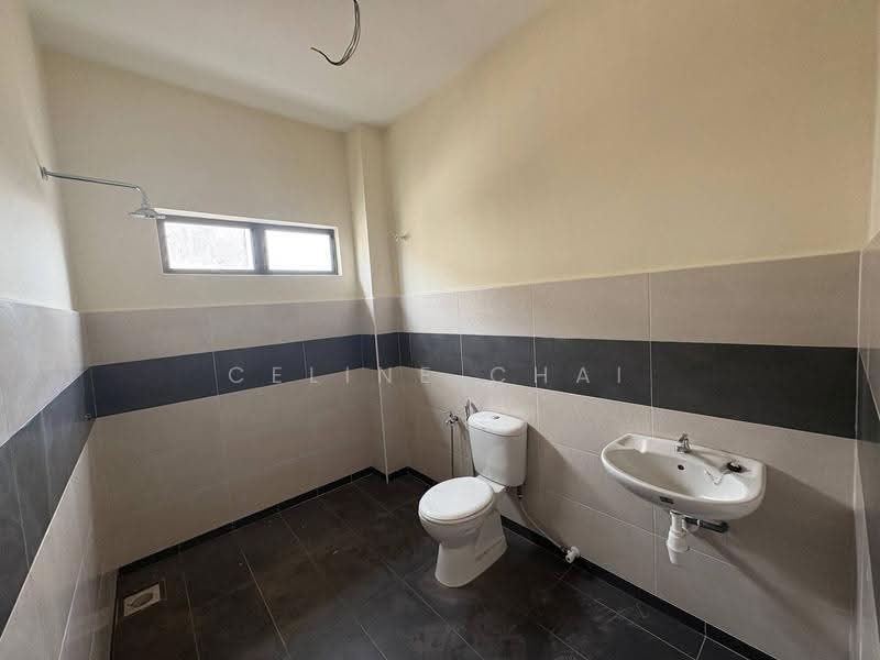 Semi-Detached House for Sale in Segamat (Johor) - Celine Chai - Bathroom - PropertyGuru.com.my