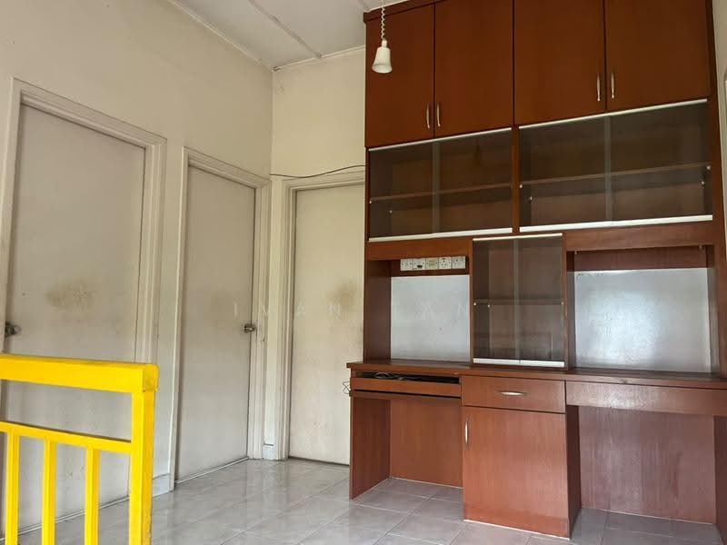 2-storey Terraced House for Sale in Taman Sri Putra Mas (Sungai Buloh) - Ivan Tan - Study - PropertyGuru.com.my