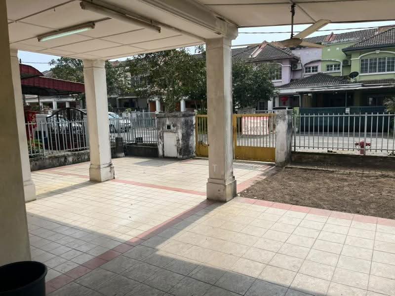 2-storey Terraced House for Sale in Taman Sri Putra Mas (Sungai Buloh) - Ivan Tan - Exterior - PropertyGuru.com.my