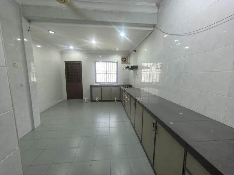 2-storey Terraced House for Rent in Bukit Indah (Iskandar Puteri (Nusajaya)) - KK Low - Kitchen - PropertyGuru.com.my