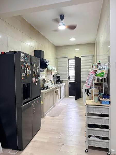 Rumah Teres 2-Tingkat untuk Dijual di Taman Bukit Subang (Shah Alam) - Ka Ee - Kitchen - PropertyGuru.com.my