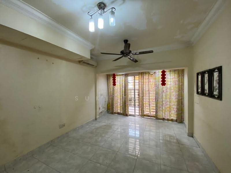 Townhouse for Sale in Jalan Ipoh (Kuala Lumpur) - Suki Tan - Living Room - PropertyGuru.com.my