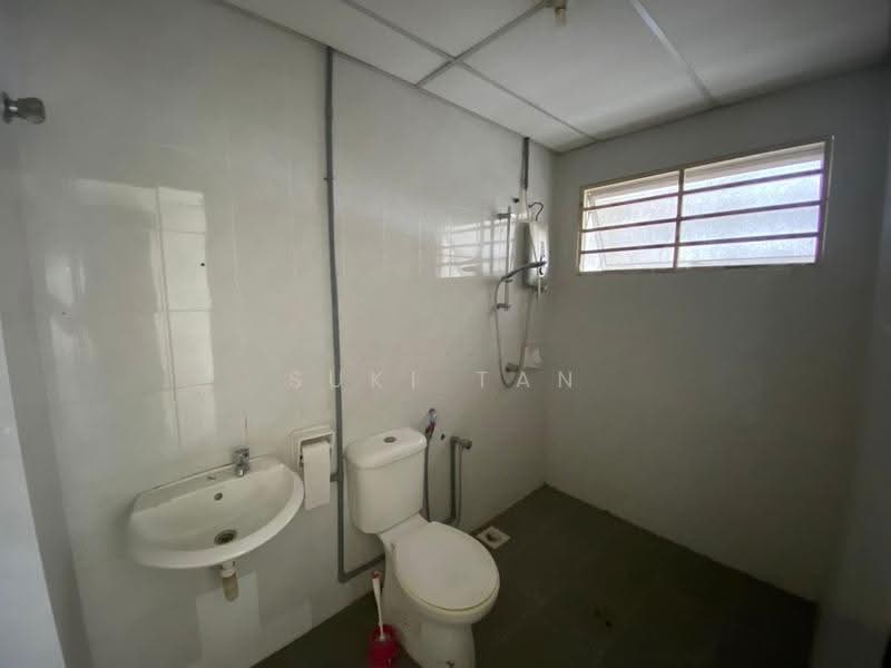 Townhouse for Sale in Jalan Ipoh (Kuala Lumpur) - Suki Tan - Bathroom - PropertyGuru.com.my