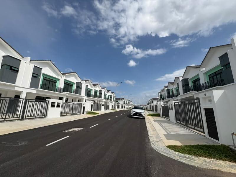 2-storey Terraced House for Sale in Austin (Johor Bahru) - Victor Lim - Exterior - PropertyGuru.com.my