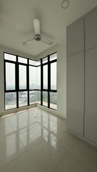 Service Residence for Rent at D'Pristine - Erica Jong - PropertyGuru.com.my