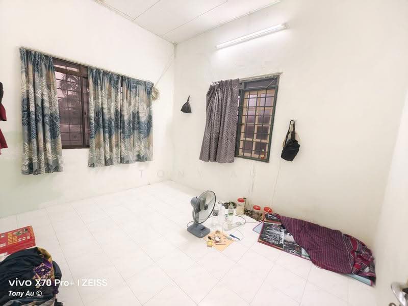1-storey Terraced House for Sale in Taman Rapat (Ipoh) - Tony Au - Living Room - PropertyGuru.com.my