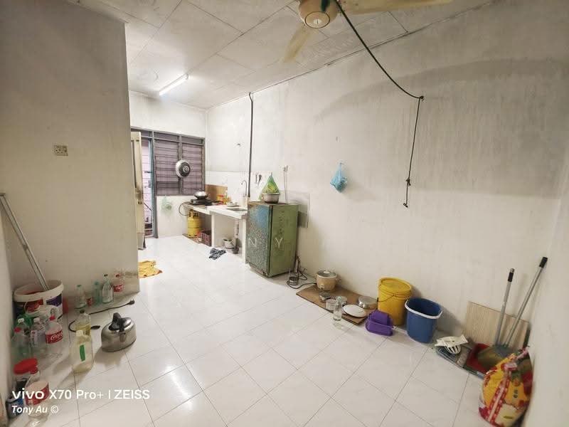1-storey Terraced House for Sale in Taman Rapat (Ipoh) - Tony Au - Kitchen - PropertyGuru.com.my