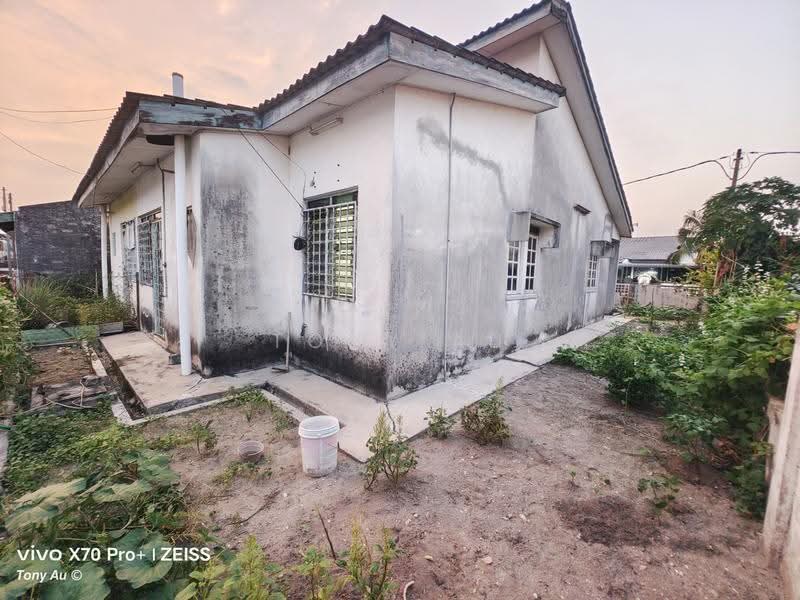 1-storey Terraced House for Sale in Taman Rapat (Ipoh) - Tony Au - Exterior - PropertyGuru.com.my