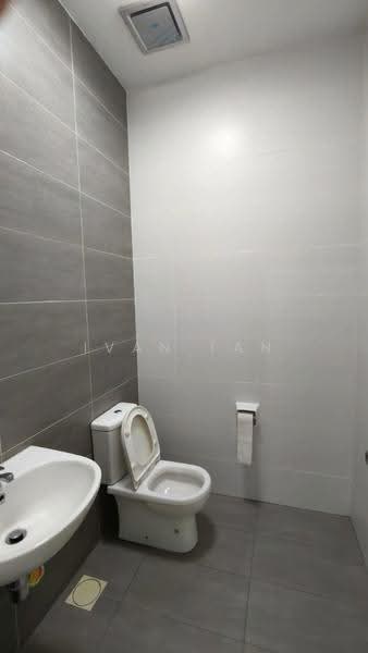 Rumah Kluster untuk Disewa di Eco Majestic (Semenyih) - Ivan Tan - Bathroom - PropertyGuru.com.my