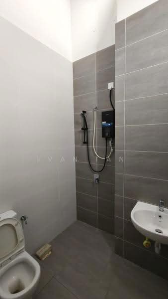 Rumah Kluster untuk Disewa di Eco Majestic (Semenyih) - Ivan Tan - Bathroom - PropertyGuru.com.my