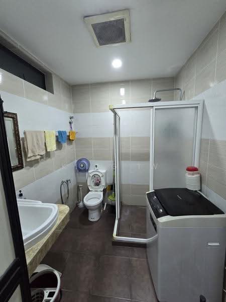 2.5-storey Terraced House for Sale in Kepong (Kuala Lumpur) - Kiing TW - Bathroom - PropertyGuru.com.my
