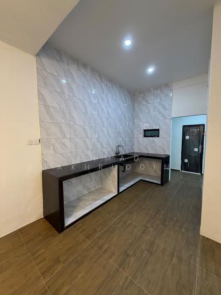 1-storey Terraced House for Sale in Taman Desa (Kulai) - Ahmad Fakhruddin - Kitchen - PropertyGuru.com.my