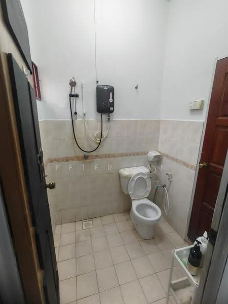 Bungalow House for Rent in Taman Tasik Semenyih (Semenyih) - Peter Tan - Bathroom - PropertyGuru.com.my