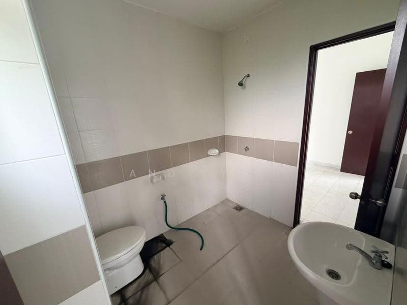 2-storey Terraced House for Sale in Kota Emerald (Rawang) - Andy Yap - Bathroom - PropertyGuru.com.my