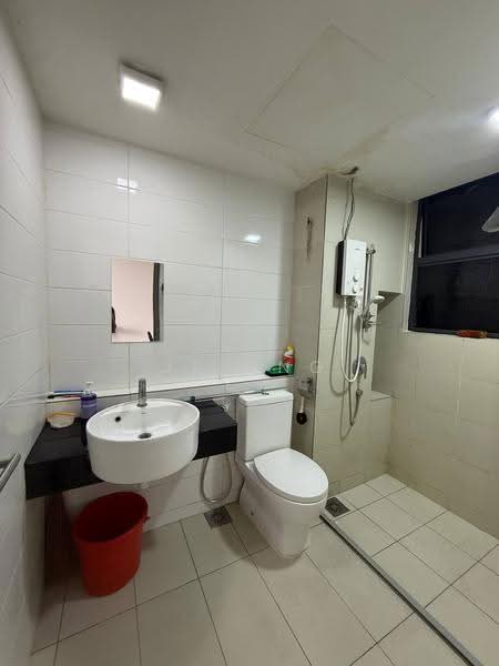 Service Residence for Sale at Residences @ 1 Tebrau - JE ONG - Bathroom - PropertyGuru.com.my