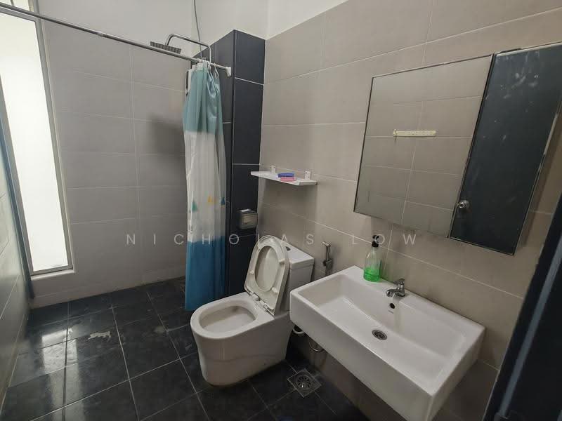 Rumah Teres 2-Tingkat untuk Disewa di Bandar Seri Alam (Masai) - Nicholas Low - Bathroom - PropertyGuru.com.my