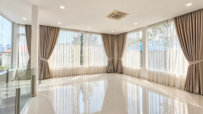 Bungalow House for Sale in Taman Hillview (Ulu Kelang) - Siew Wen - Living Room - PropertyGuru.com.my