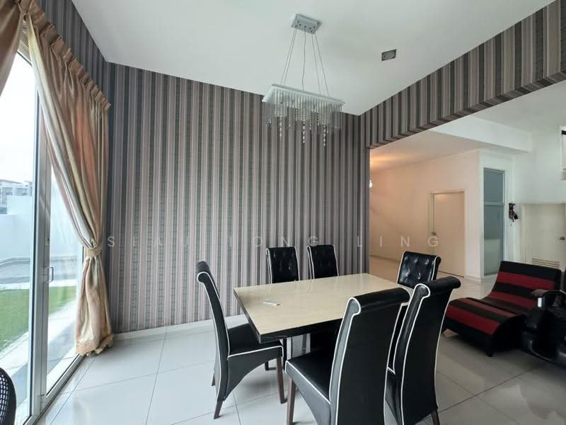 Rumah Teres 2-Tingkat untuk Dijual di Taman Setia Indah (Tebrau) - Siau Tong Ling - Dining Room - PropertyGuru.com.my