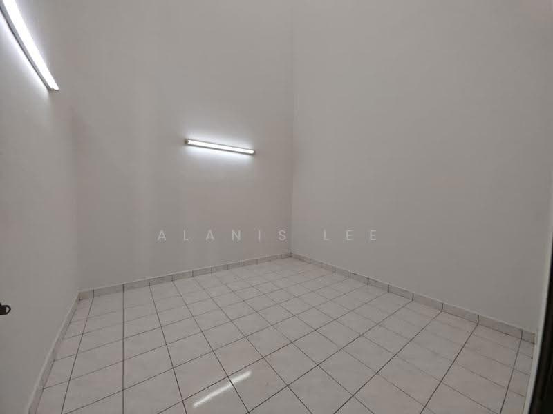 1.5-storey Terraced House for Rent in Taman Molek (Johor Bahru) - Alanis Lee - Interior - PropertyGuru.com.my