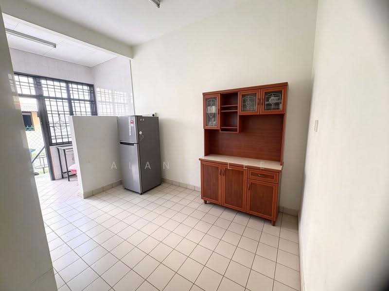 2-storey Terraced House for Sale in Bandar Putra Kulai (Kulai) - Alanis Lee - Kitchen - PropertyGuru.com.my