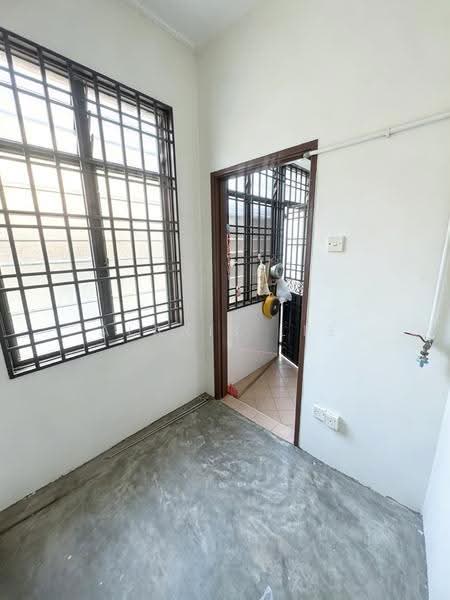 2-storey Terraced House for Sale in Bandar Putra Kulai (Kulai) - Alanis Lee - Interior - PropertyGuru.com.my