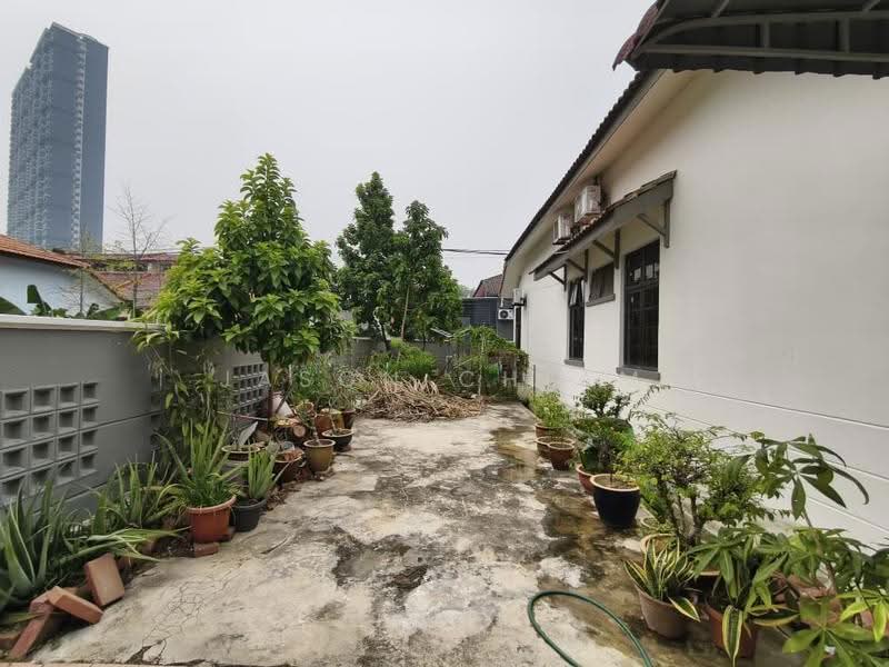 Rumah Teres 1-Tingkat untuk Dijual di Taman Molek (Johor Bahru) - Jason Chiam - Exterior - PropertyGuru.com.my