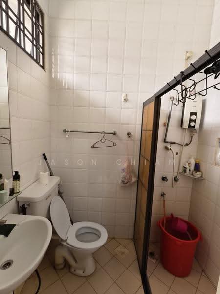 Rumah Teres 1-Tingkat untuk Dijual di Taman Molek (Johor Bahru) - Jason Chiam - Bathroom - PropertyGuru.com.my
