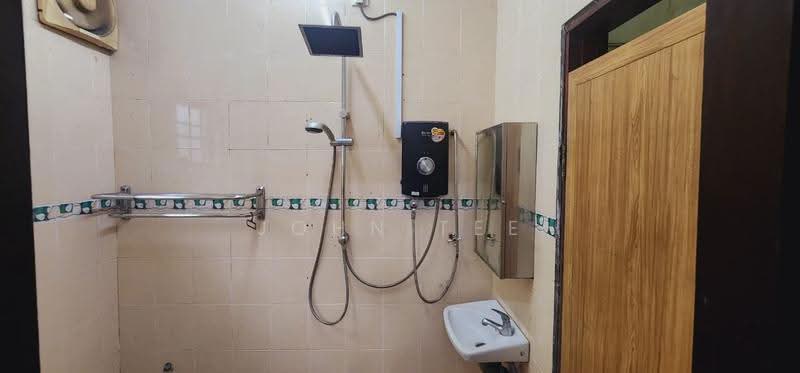 Rumah Teres 2-Tingkat untuk Dijual di Kampung Raja Uda (Port Klang (Pelabuhan Klang)) - John Tee - Bathroom - PropertyGuru.com.my