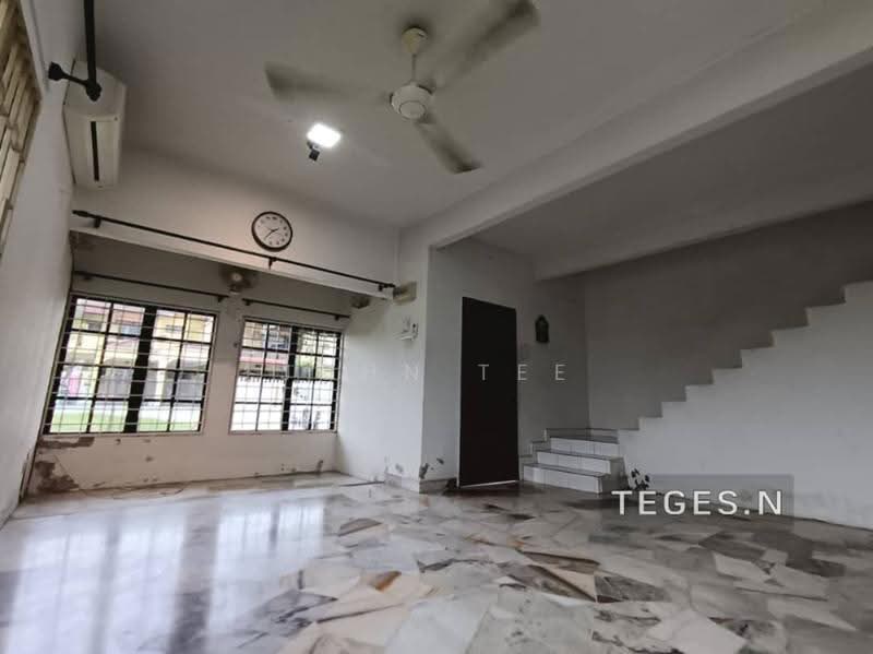 2-storey Terraced House for Sale in Taman Sri Andalas (Klang) - John Tee - Living Room - PropertyGuru.com.my