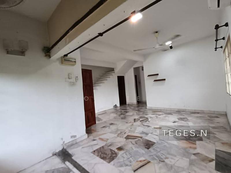 2-storey Terraced House for Sale in Taman Sri Andalas (Klang) - John Tee - Living Room - PropertyGuru.com.my