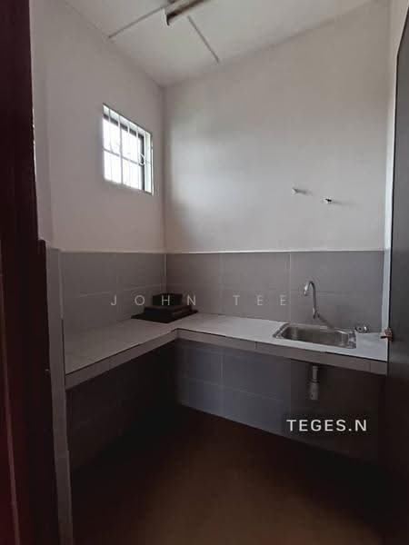 2-storey Terraced House for Sale in Taman Sri Andalas (Klang) - John Tee - Kitchen - PropertyGuru.com.my