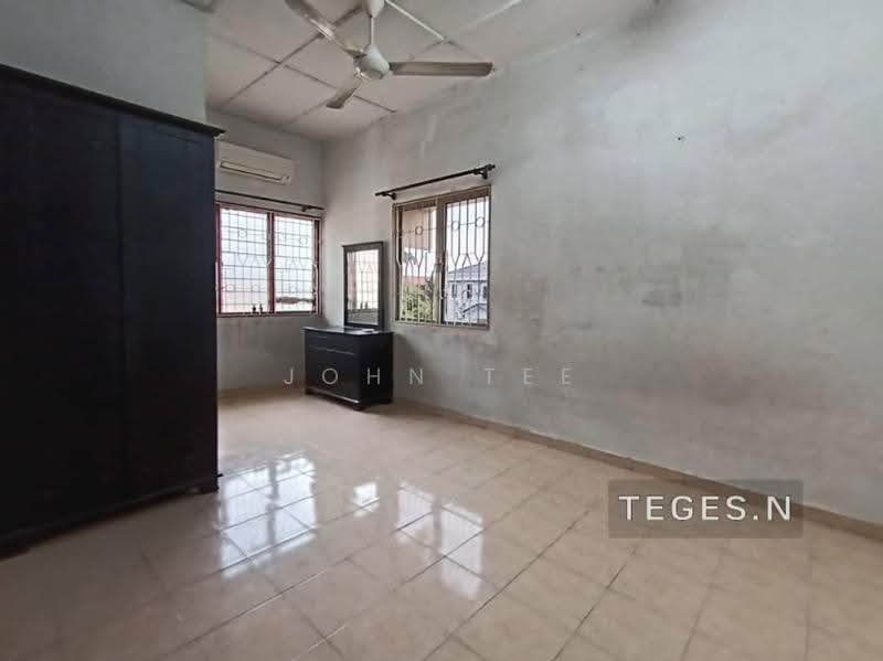 2-storey Terraced House for Sale in Taman Sri Andalas (Klang) - John Tee - Bedroom - PropertyGuru.com.my