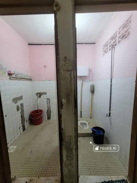 1-storey Terraced House for Sale in Kapar (Selangor) - John Tee - Bathroom - PropertyGuru.com.my
