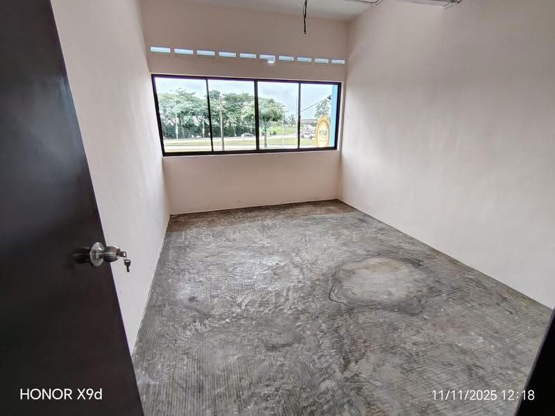 Kedai untuk Dijual di Taman Johor Jaya (Johor Bahru) - John Tee - Interior - PropertyGuru.com.my
