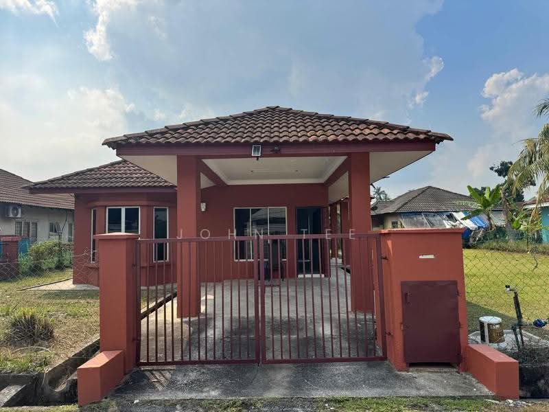 Bungalow House for Sale in Taman Riveria Perdana (Klang) - John Tee - Exterior - PropertyGuru.com.my
