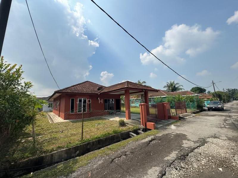 Bungalow House for Sale in Taman Riveria Perdana (Klang) - John Tee - Exterior - PropertyGuru.com.my