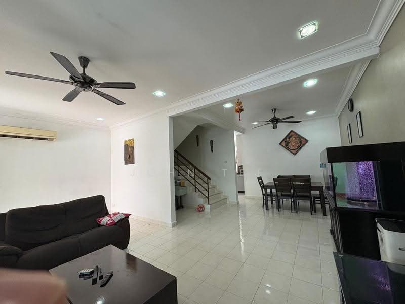 2-storey Terraced House for Sale in Bandar Parklands (Klang) - John Tee - Living Room - PropertyGuru.com.my