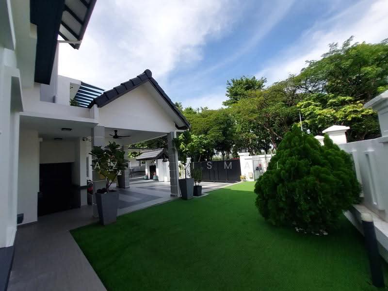 Semi-Detached House for Sale in Bukit Jelutong (Shah Alam) - Azlin Ismail - Exterior - PropertyGuru.com.my