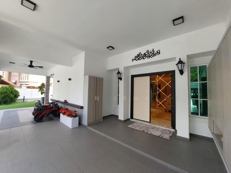 Semi-Detached House for Sale in Bukit Jelutong (Shah Alam) - Azlin Ismail - Entrance - PropertyGuru.com.my