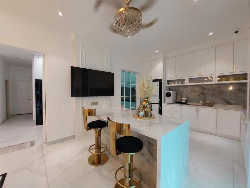 Semi-Detached House for Sale in Bukit Jelutong (Shah Alam) - Azlin Ismail - Kitchen - PropertyGuru.com.my