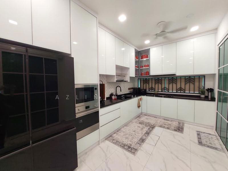 Semi-Detached House for Sale in Bukit Jelutong (Shah Alam) - Azlin Ismail - Kitchen - PropertyGuru.com.my