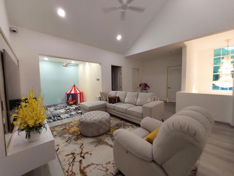 Semi-Detached House for Sale in Bukit Jelutong (Shah Alam) - Azlin Ismail - Living Room - PropertyGuru.com.my