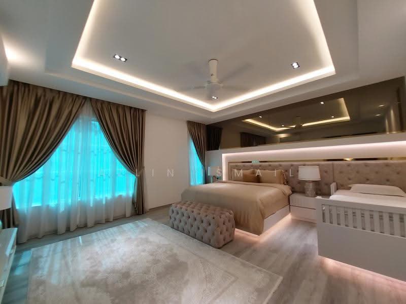Semi-Detached House for Sale in Bukit Jelutong (Shah Alam) - Azlin Ismail - Master Bedroom - PropertyGuru.com.my